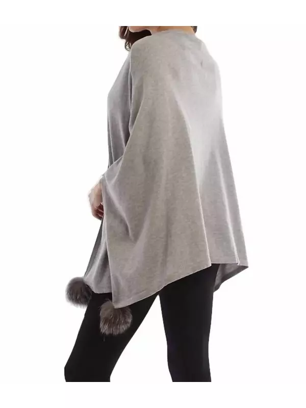 Пончо из меха лисы с помпоном серого цвета ANGEL