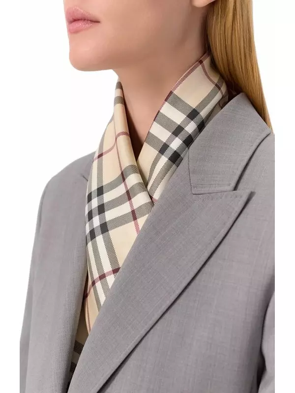 Шелковый платок Burberry