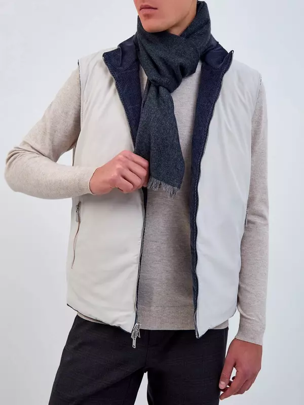 Кашемировый шарф с меланжевым шевронным узором и нашивкой