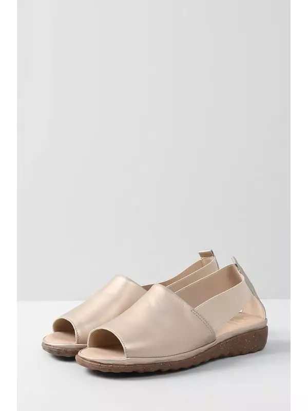 Сандалии Desa