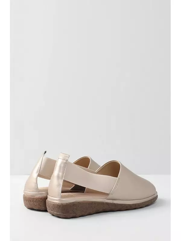 Сандалии Desa