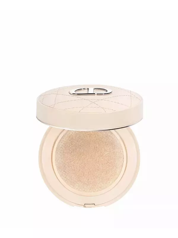 Форевер Кушон-пудра Dior, цвет 10 Fair (Fair skin - all undertones)