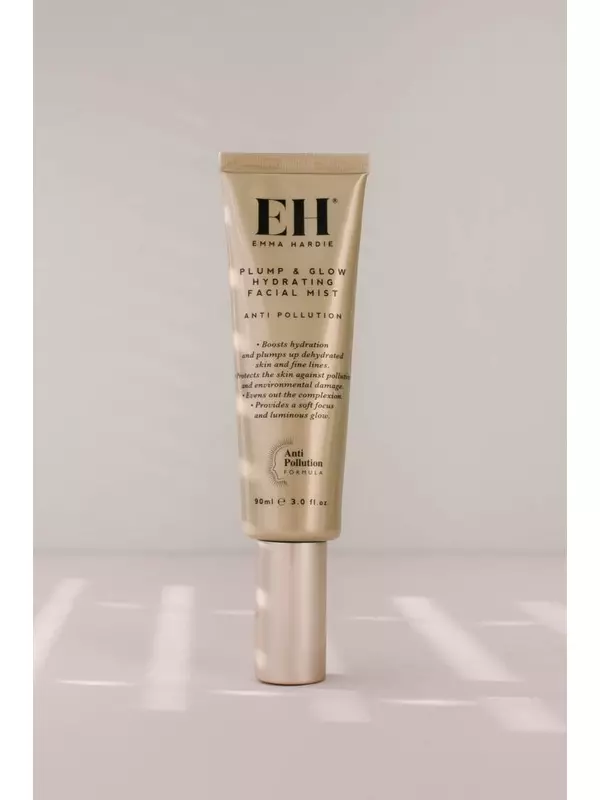 Мист с создает эффектом «второй кожи» и антиоксидантной защитой EMMA HARDIE Plump & Glow Hydrating Facial Mist 90ml