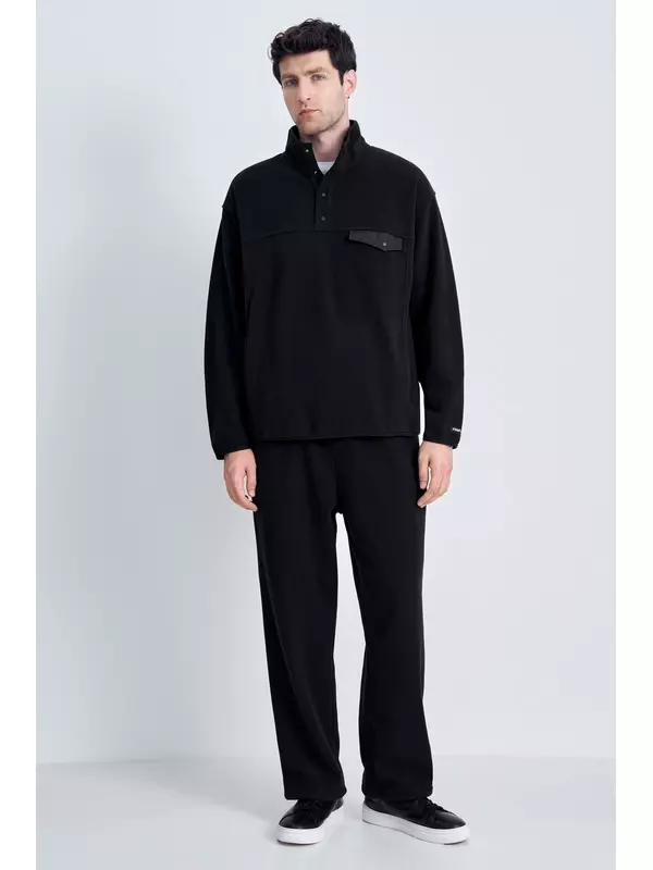 Толстовка с воротником-стойкой