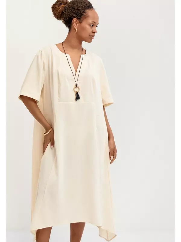 Платье свободного кроя с подвеской