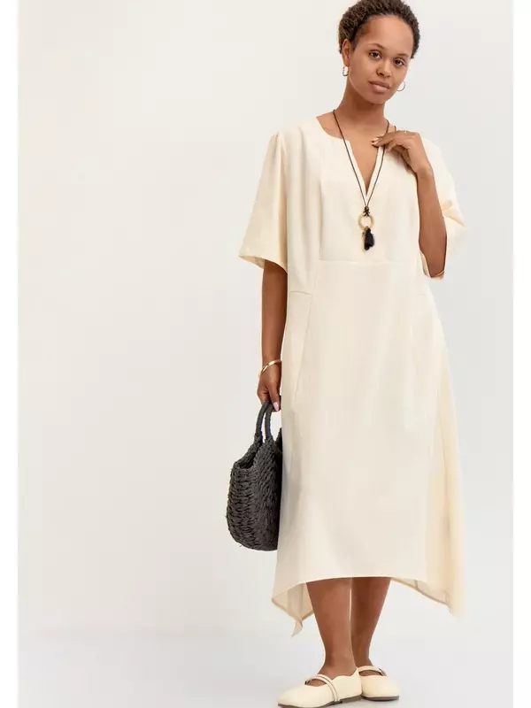 Платье свободного кроя с подвеской