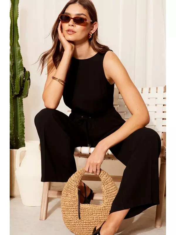 Комбинезон без рукавов с завязкой на талии Friends Like These, черный