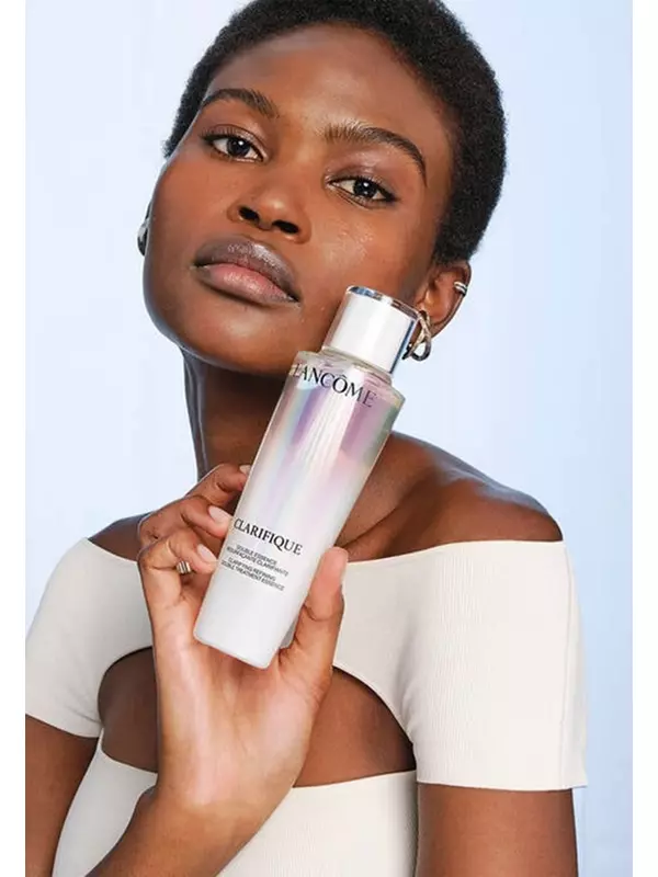 Разглаживающая и осветляющая эссенция LANCOME