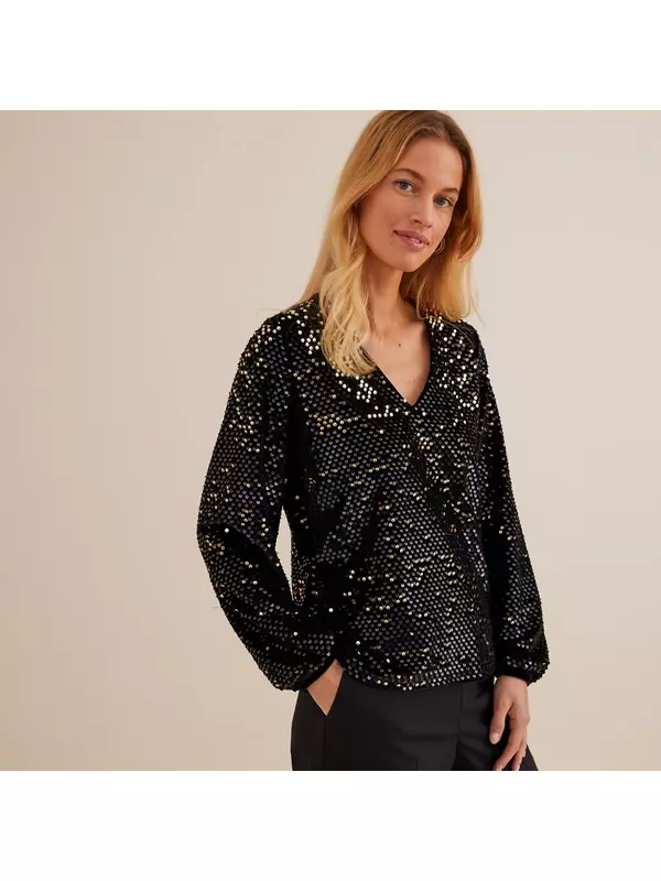 Блуза с v-образным вырезом и пайетками