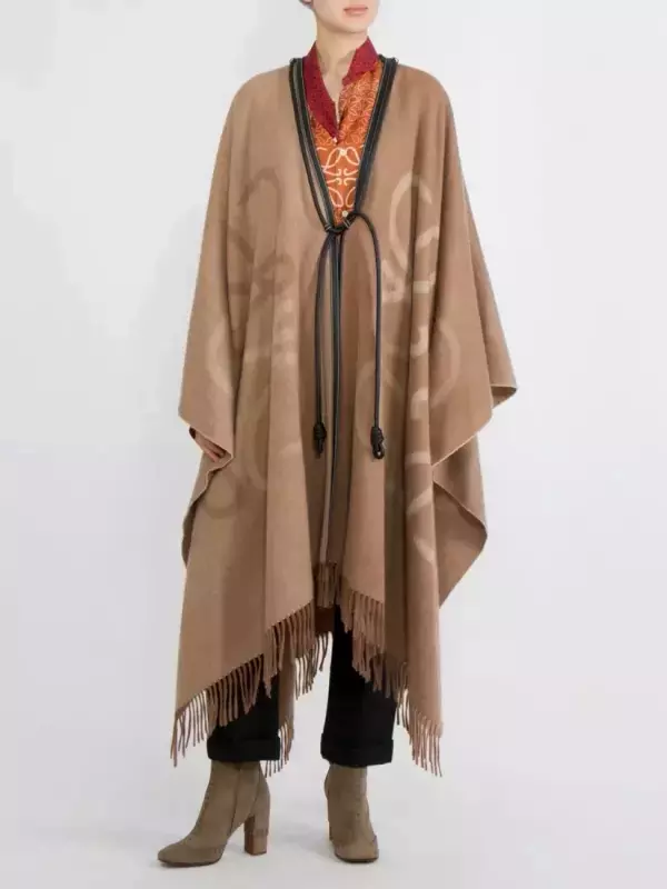 Шерстяная накидка