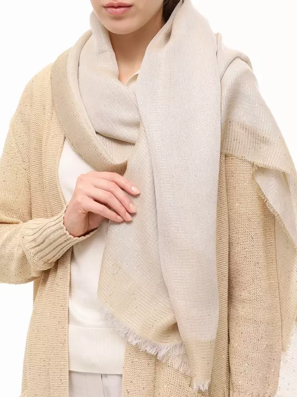 Палантин с пайетками