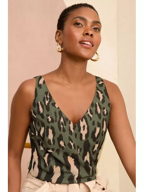 Жилет тканый с V образным вырезом и V образной спинкой Love & Roses, зеленый