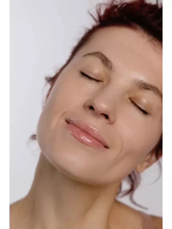 Блеск для губ MAD PEACH Glow Fit Mood Gloss [05 Dewy Peach] 3,8ml