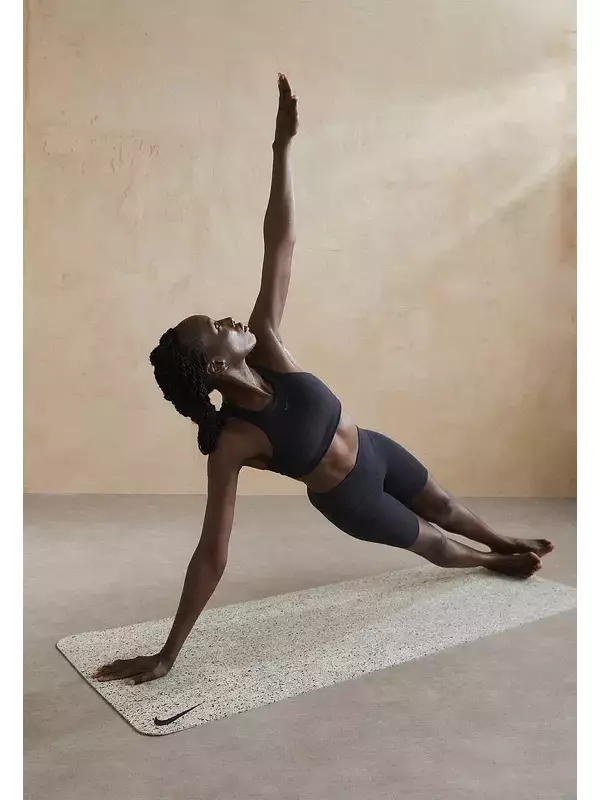 Велосипедки Nike для йоги с логотипом бренда, черный