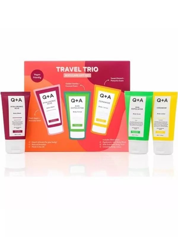 Подарочный набор Q+A Travel Trio Body Care — гель для душа с гиалуроновой кислотой, отшелушивающий скраб для тела AHA, лосьон для тела с керамидами — по 50 мл каждый