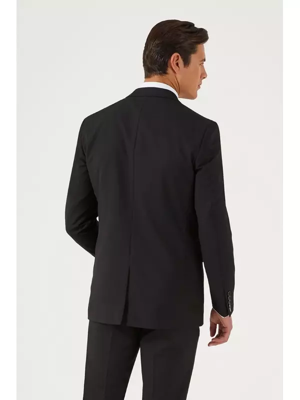 Черный приталенный пиджак от костюма Madrid Skopes, черный