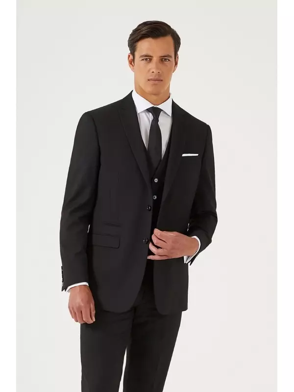 Черный приталенный пиджак от костюма Madrid Skopes, черный