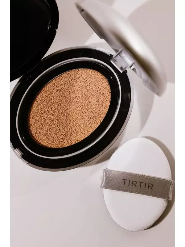 Тональный кушон с полусияющим финишем TIRTIR Mask Fit Aura Cushion [21С Cool Ivory] SPF30 PA++ 18g
