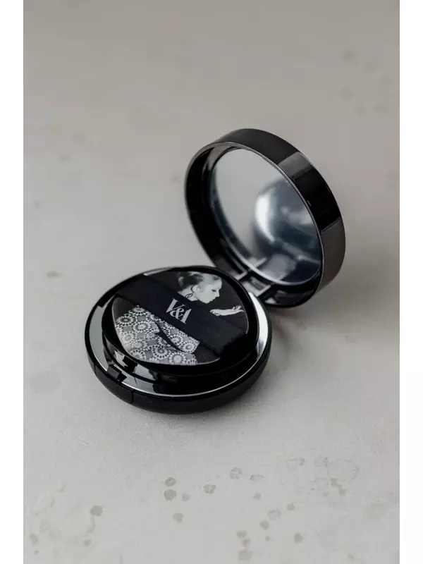 Кушон сияющий [00 Фарфор] V&A Long-Wear Cushion Foundation Radiant [00 Porcelain] 15g