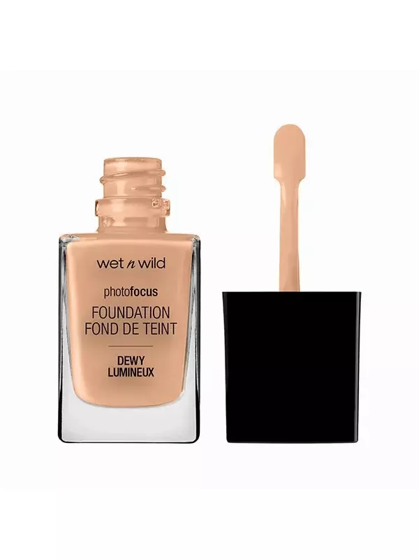 Легкая база под макияж Photo Focus Foundation Dewy Wet N Wild, цвет classic beige